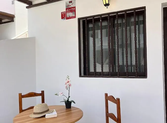 Apartamento Playa Honda 아파트 *